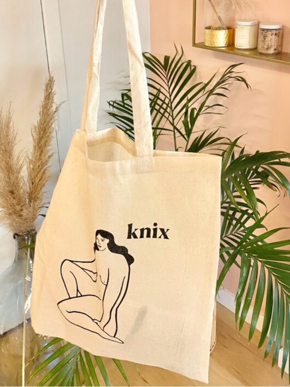 knix Natural Canvas Tote with Black Illustration
✨ FREE W PURCHASE ✨